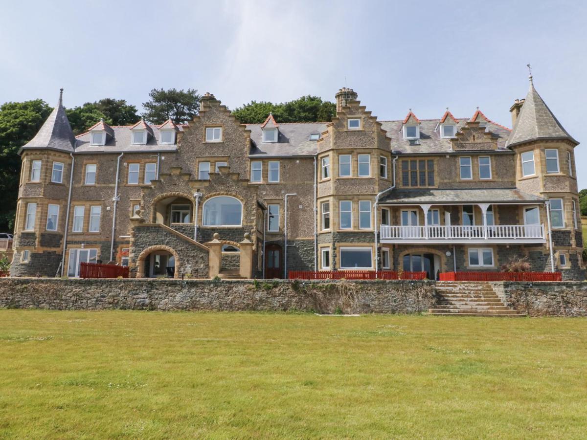 On The Straits Villa Menai Bridge Exterior photo