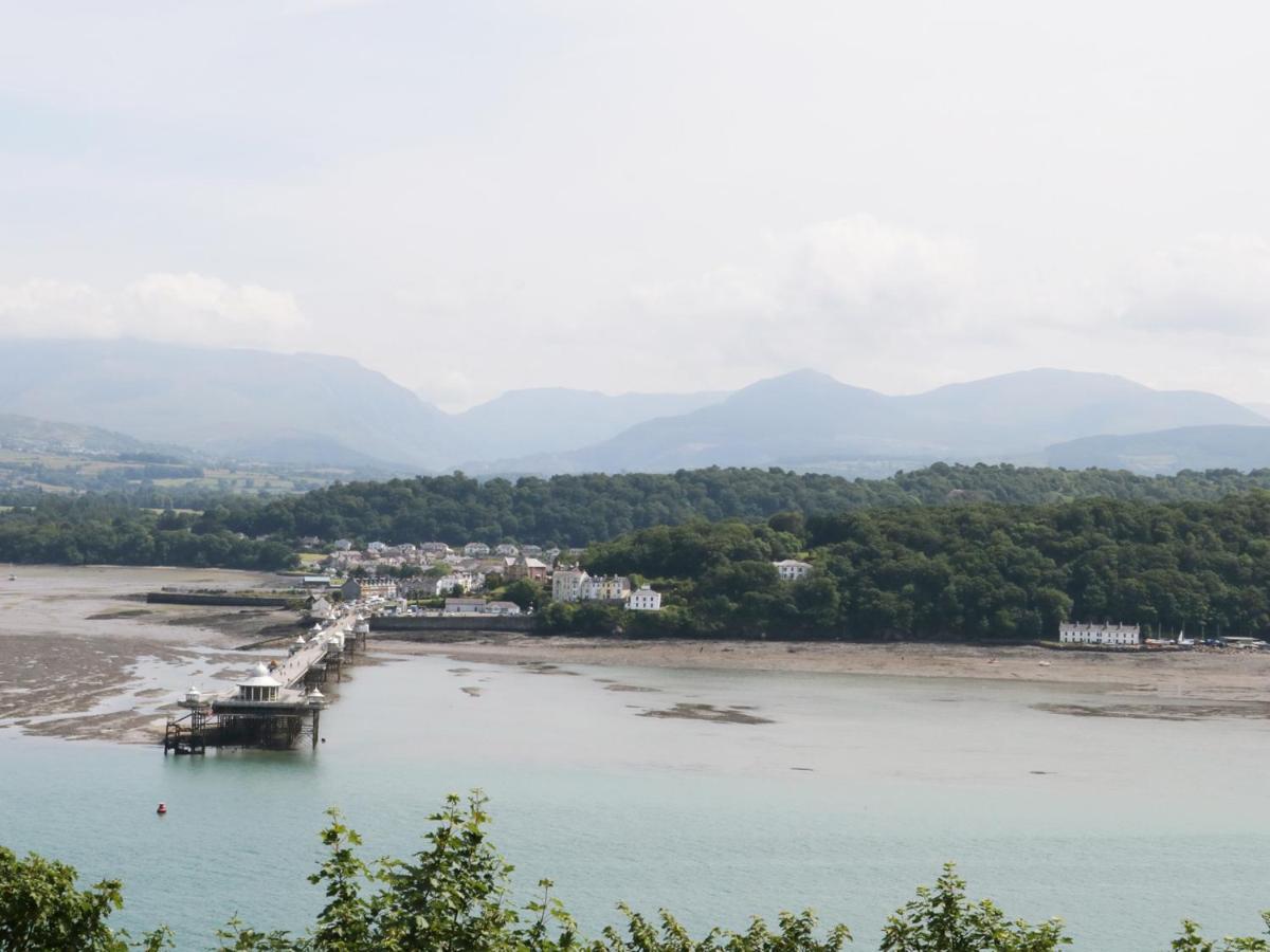 On The Straits Villa Menai Bridge Exterior photo