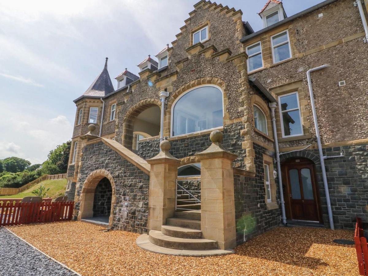 On The Straits Villa Menai Bridge Exterior photo